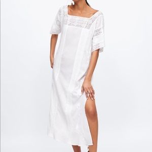 NWT Zara white cotton embroidered dress size XS-S.